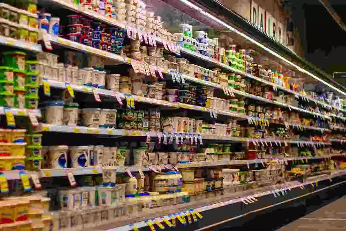 Imagen de archivo de la sección de yogures de un supermercado