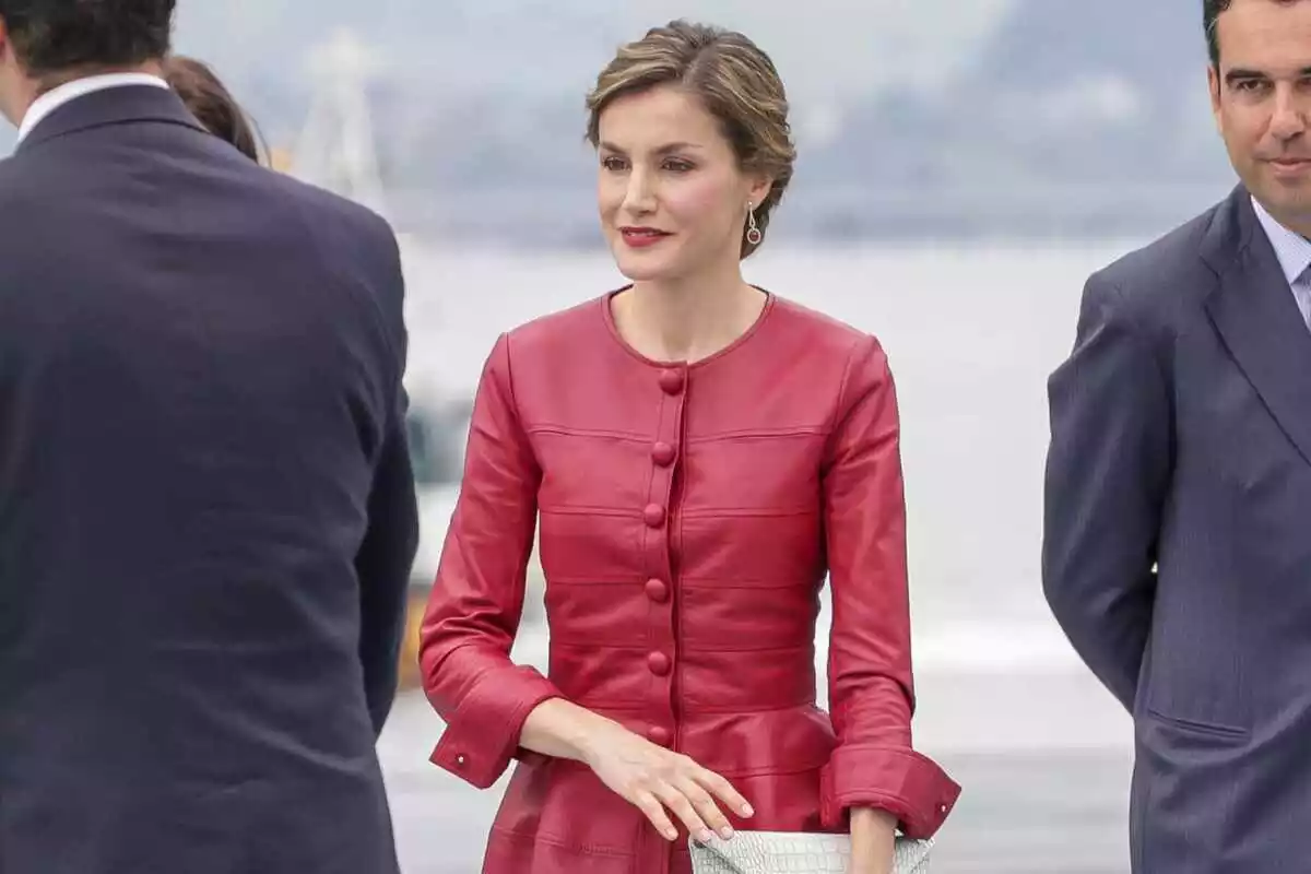 Imagen de Letizia con un vestido rojo en 2017