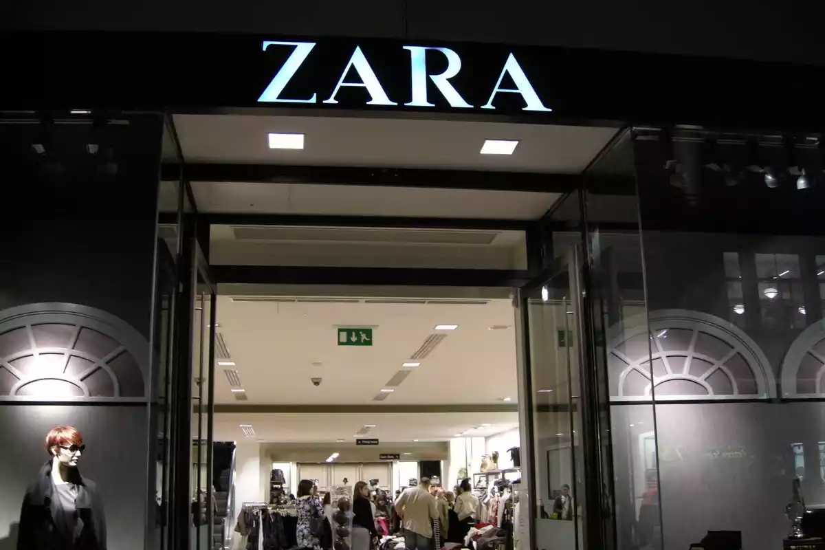 Entrada a una tienda Zara