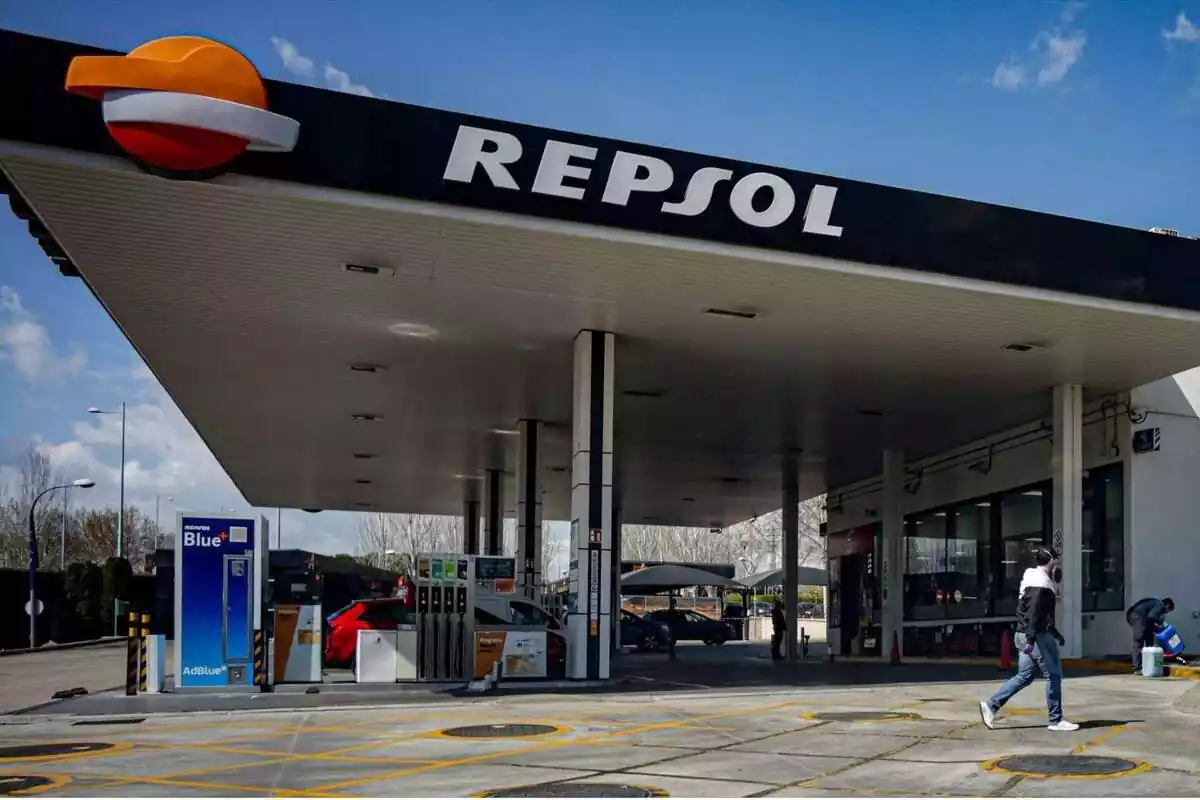 Estación de servicio de la compañía Repsol