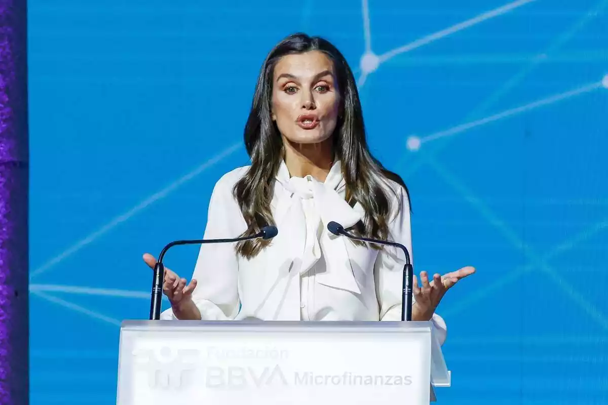 La reina Letizia dando un discurso en el evento Innovación como clave para combatir la pobreza digital organizado por la Fundación BBVA en Madrid el miércoles 15 de noviembre de 2023