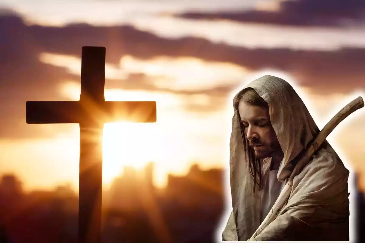 Montaje de una cruz cristiana enfrente del sol y Jesucristo con los ojos cerrados