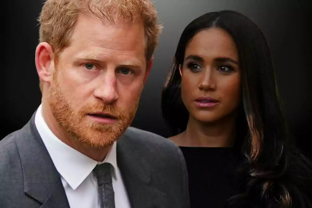 Montaje de fotos del príncipe Harry en primer plano mirando a cámara con el rostro serio y a su lado, Meghan Markle, sobre un fondo negro. Montaje de fotos del príncipe Harry en primer plano mirando a cámara con el rostro serio y a su lado, Meghan Markle, sobre un fondo negro.