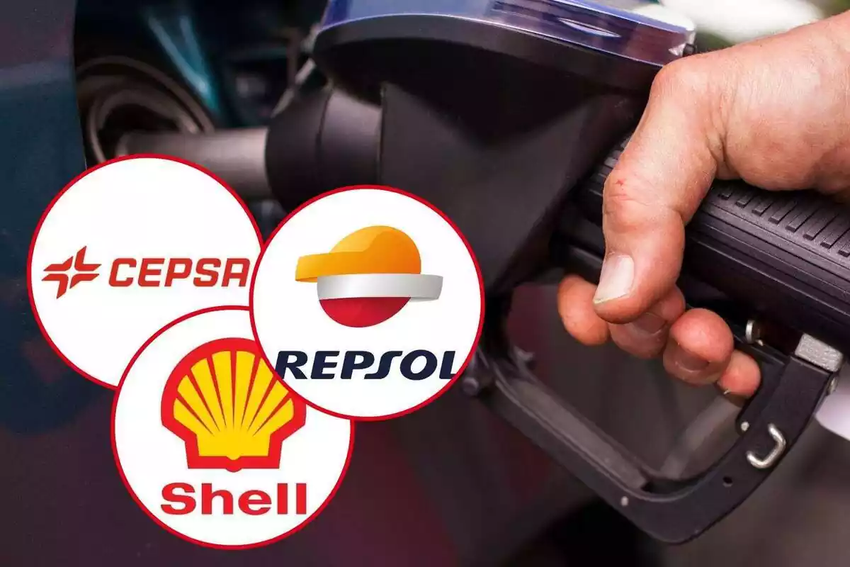 Montaje con un plano detalle de una persona repostando en una gasolinera y tres círculos con los logos de Cepsa, Repsol y Shell