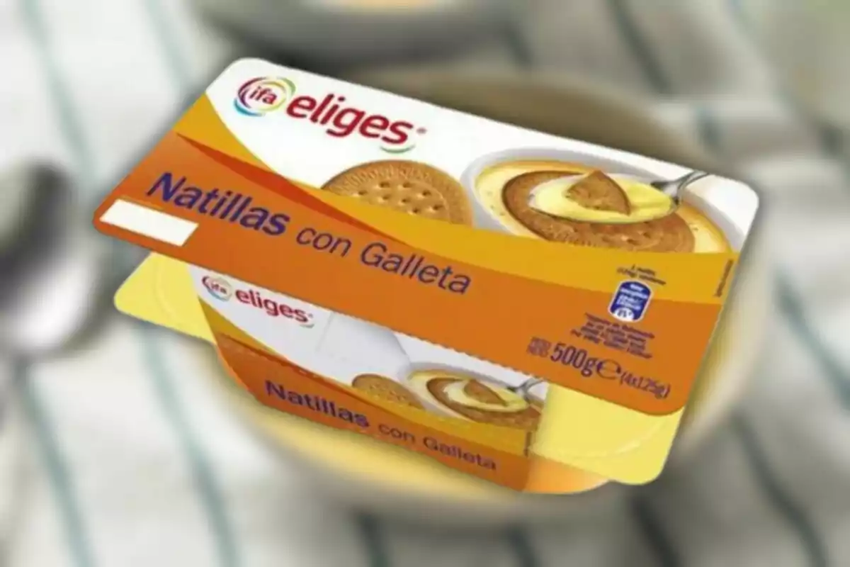 Envase de natillas con galleta de la marca Eliges, con un peso neto de 500 gramos.