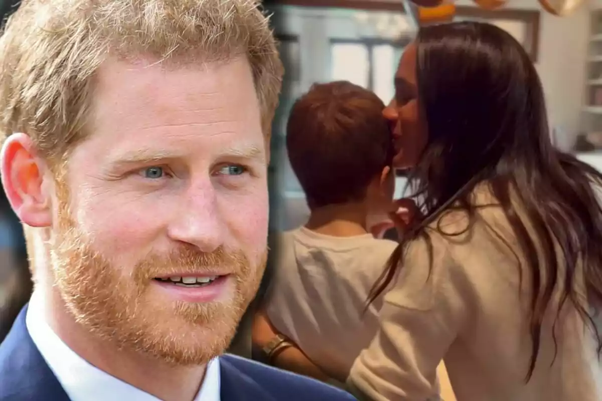 El príncipe Harry en primer plano y al fondo Meghan Markle abraza y besa a Archie en una cocina iluminada El príncipe Harry en primer plano y al fondo Meghan Markle abraza y besa a Archie en una cocina iluminada