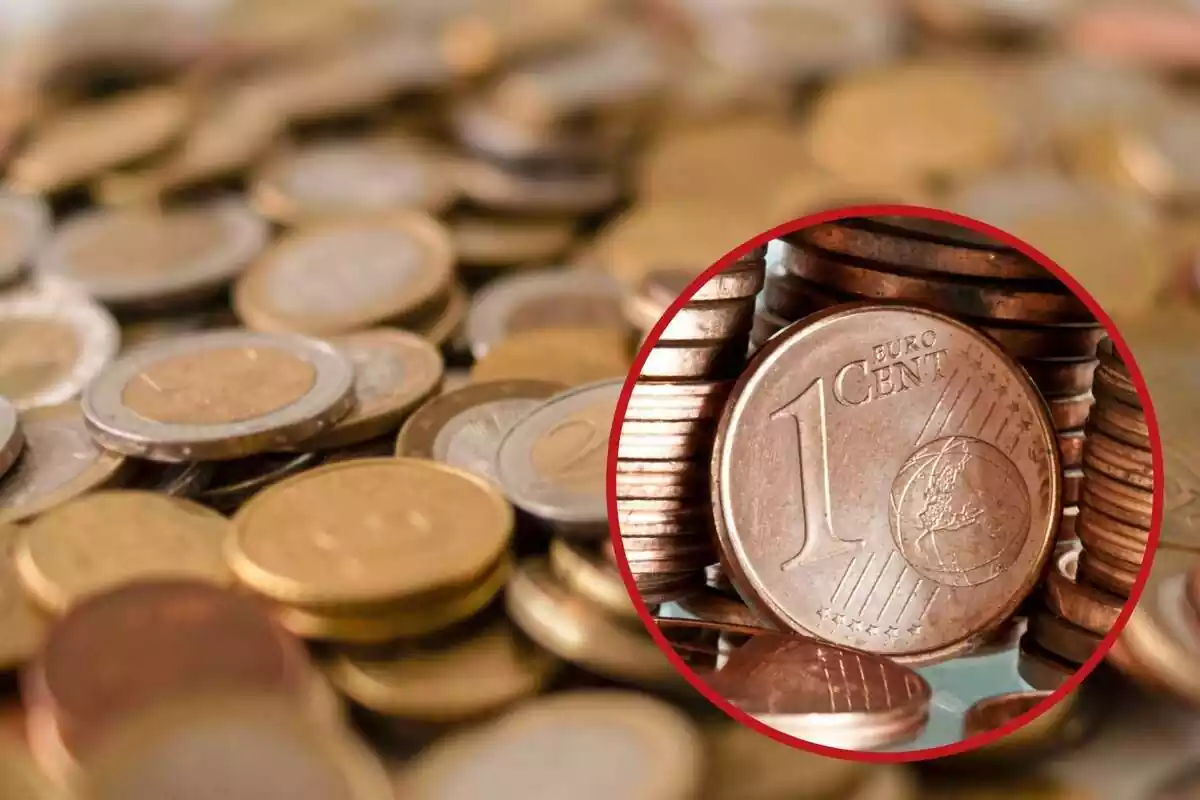 Montaje con varias monedas de euro amontonadas y un círculo con una moneda de 1 céntimo