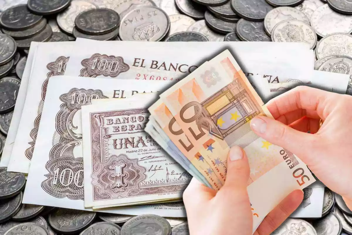 Montaje con varios billetes y monedas de peseta y dos manos con billetes de euro