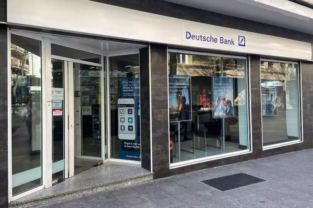 Exterior de una oficina de Deutsche Bank