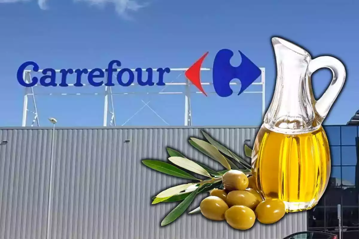 Aceitera con aceite de oliva con el fondo de un supermercado Carrefpour