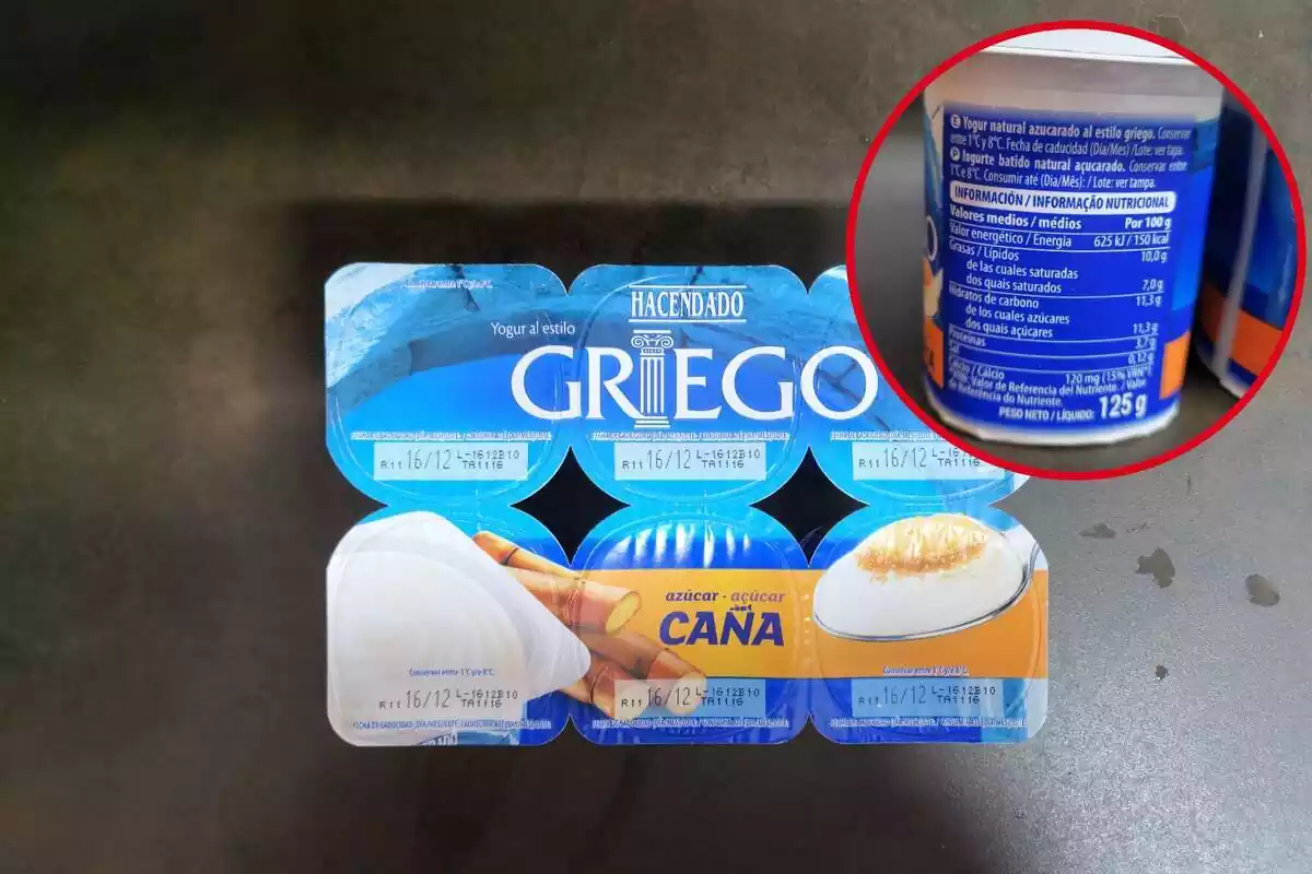 Pack de yogur griego con azúcar de caña junto a su información nutricional
